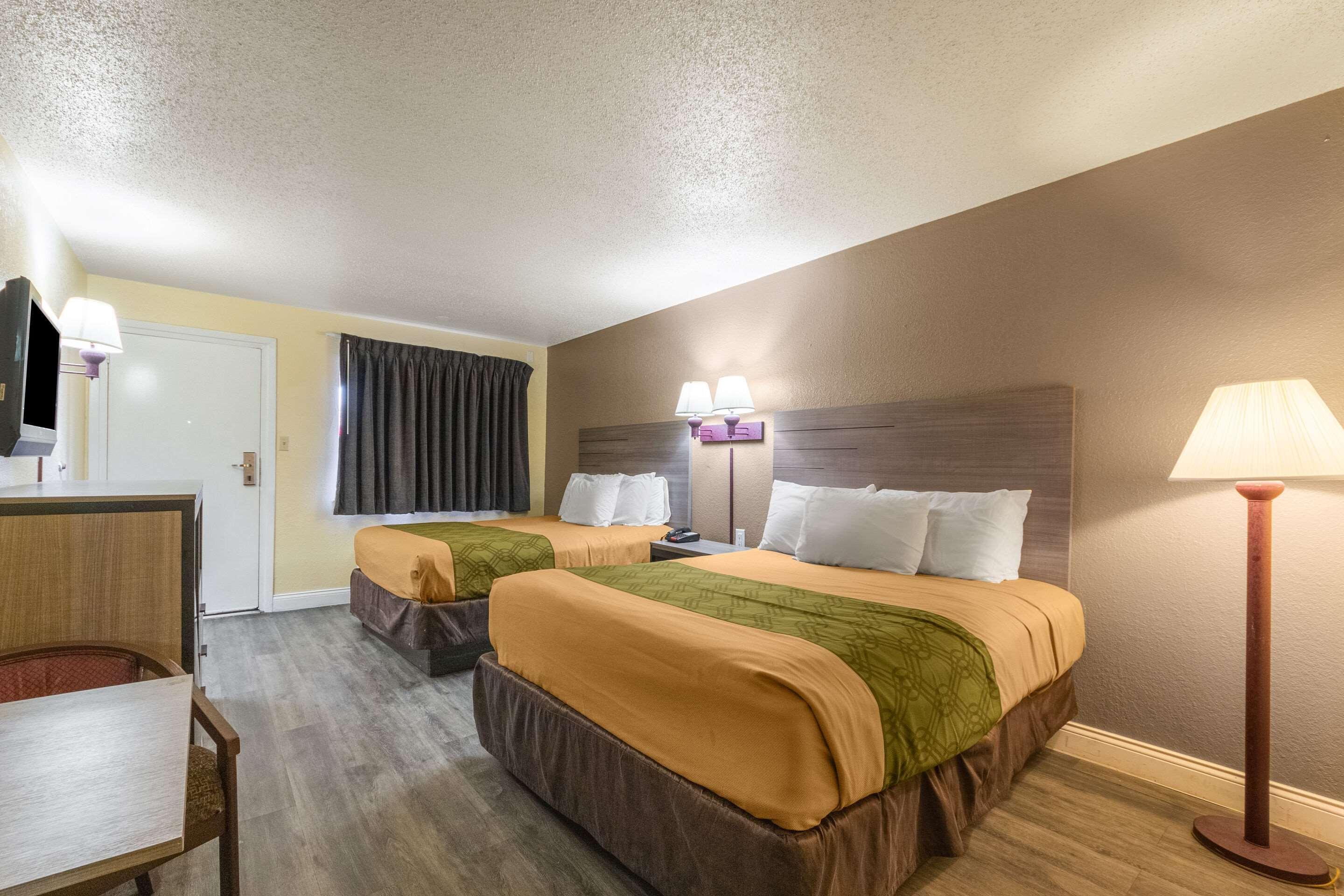 Econo Lodge San Marcos University Area Экстерьер фото