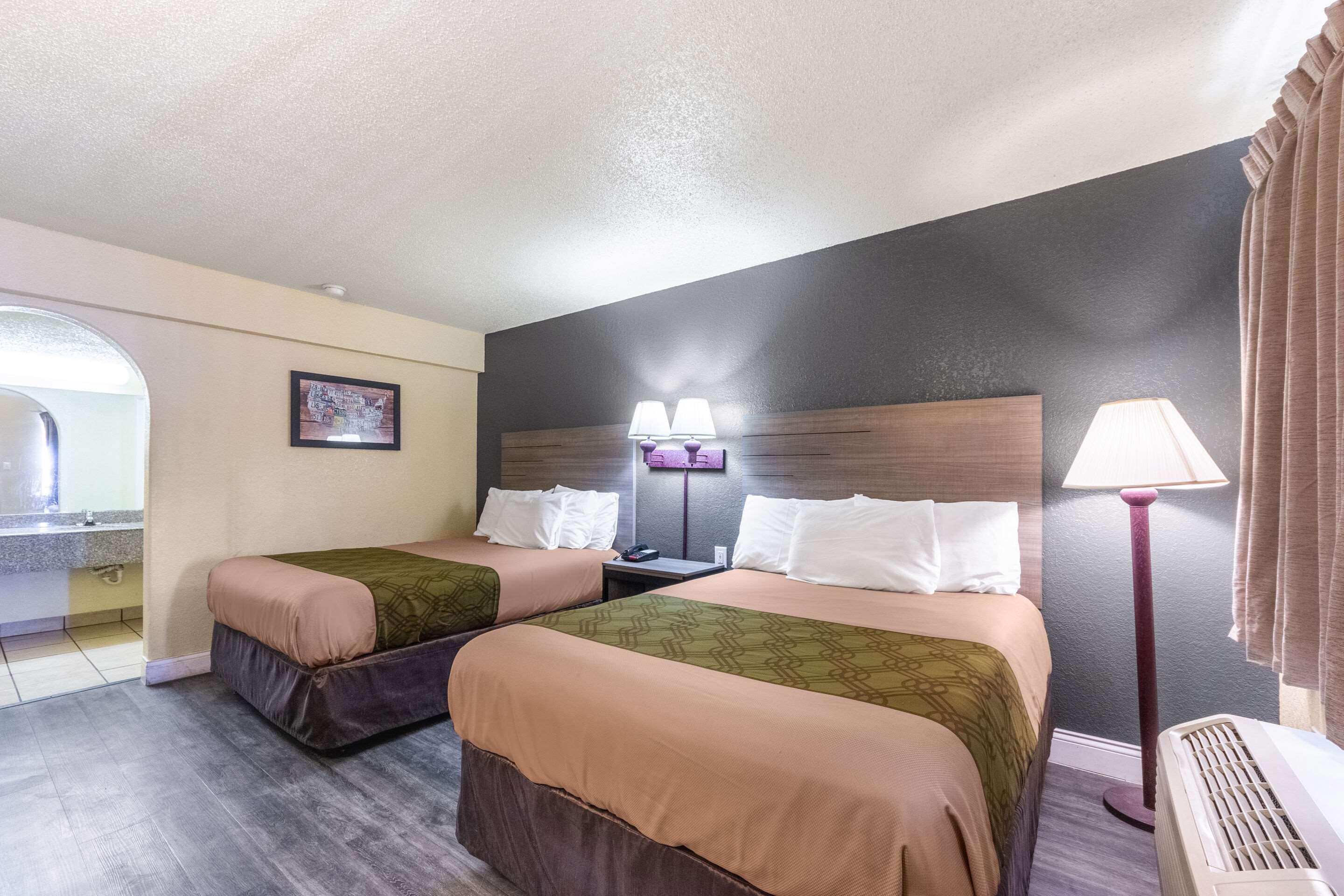 Econo Lodge San Marcos University Area Экстерьер фото